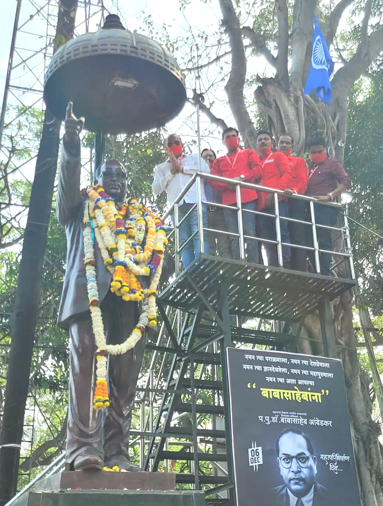 MAHAPARINIRVAN DIVAS OF DR. B.R. AMBEDKAR WAS OBSERVED AT MTN HQ/ /SM MULUND/KALYAN/CSMT/ CRECCS BYC, ON 06.12.2021