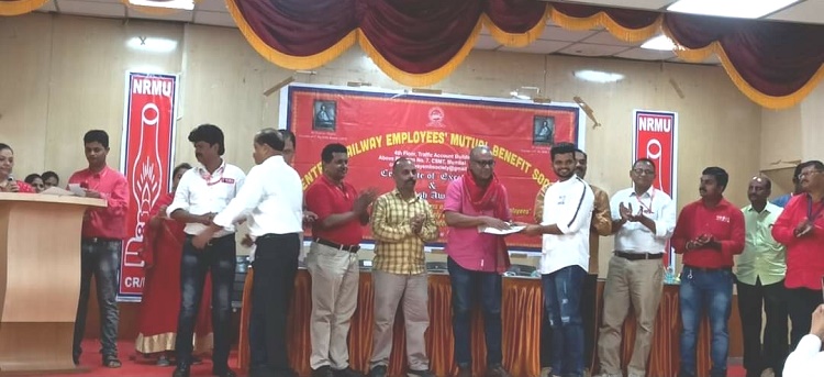 GS NRMU(CR/KR) COM. VENU P NAIR ATTENDED THE CASH AWARD FUNCTION OF C.RLY. EMB SOCIETY HELD ON 09.03.2022.