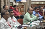 ON 13/15-04-22  MUMBAI DIVISION'S GOODS WORKING RELATED MEETING HELD BETWEEN C. RLY. ADMINISTRTATION ( PCPO,CPO(ADMIN),PCOM,PCEE,CEE(O),DRM,ADRM(O),ADRM(ADMIN),SR.DPO.SR.DOM.SR.DEE & SR.DME) AND NRMU DELEGATION LED BY GS COM. VENU P NAIR AND HQ OFFICE BEARERS AND LRS/TRS BRANCH MEMBERS AT DRM HALL AND GM MEETING HALL.