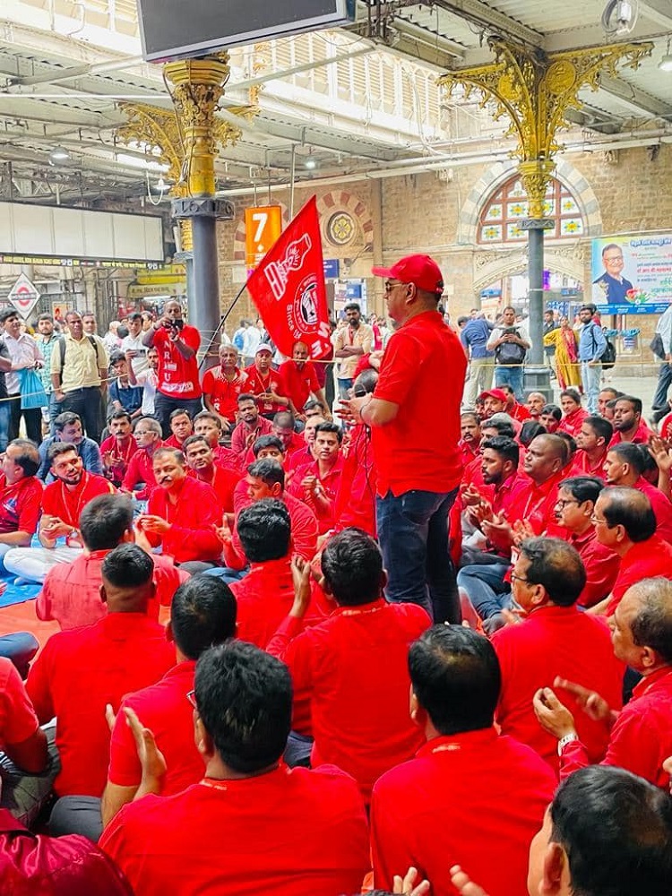 RELAY HUNGER STRIKE AT ALL OVER CENTRAL RAILWAY BY NRMU(CR/KR) CADRES ON CLARION CALL OF AIRF ON 12/10/2022