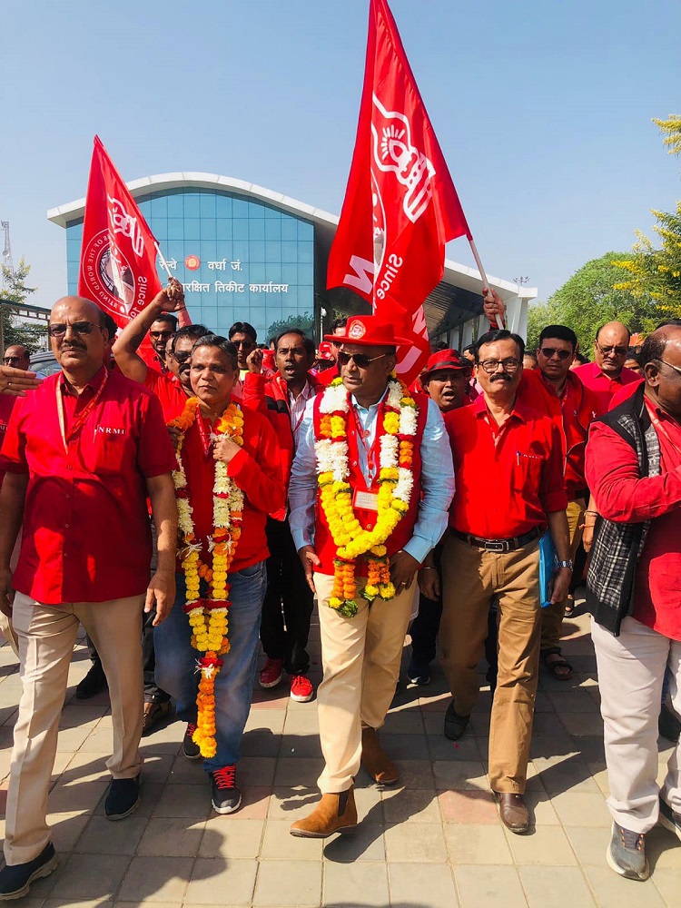 GRAND WELCOME TO GS COM. VENU P. NAIR AND A GRAND PROCESSION IN WARDHA BEFORE WCM OF NRMU (CR/KR) ON 03.11.2022