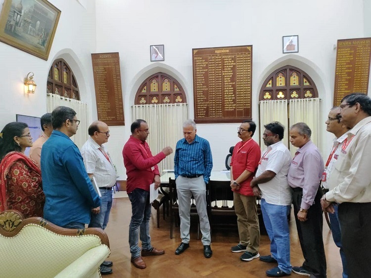 NRMU(CR) DELEGATION LED BY GS COM. VENU P NAIR MET NEW GM/C.RLY. SHRI NARESH LALWANI ON 31.01.2023