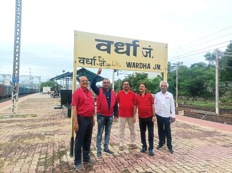 ON 25.07.2023 AT 6.30 HRS GS COM. VENU P. NAIR AT WARDHA STN ON THE WAY TO BALHARSHAH