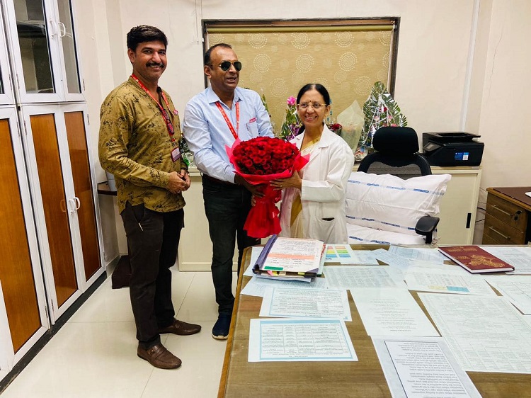 GS/NRMU(CR/KR) COM. VENU P. NAIR WELCOMED NEW MD OF BYCULLA RAILWAY HOSPITAL SMT. SUSHMA MATE ON 29/08/2023