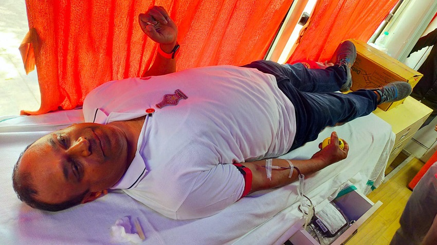 GS/NRMU(CR/KR) COM. VENU P NAIR CONTINUE TO DONATE BLOOD FOR THE 54TH TIME ON 24.05.2024 AT BLOOD DONATION CAMP ORGANISED BY WADIBUNDER BRANCH