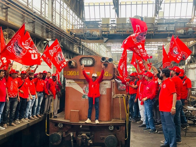 ON 22/11/2024 ELECTION CAMPAIGN BY GS COM. VENU P NAIR JI CONDUCTED AT KURLA ENGENEERING, KURLA LOBBY, KURLA DIESEL SHED, KURLA CARSHED, BASIC TRAINING CENTER VIDYAVIHAR, ENGENEERING VIDYAVIHAR, OHE VIDYAVIHAR, LOCO SHED, PARCEL OFFICE, LTT, CYM LTT(OPTG), COACHING YARD LTT .